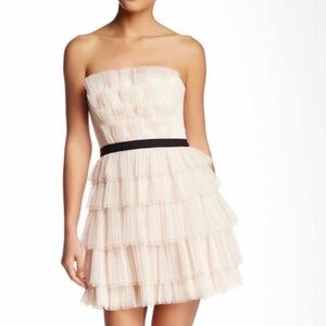 BCBG maxazria Strapless Tiered Tulle Dress in Blush with Black Waist 10 elegant